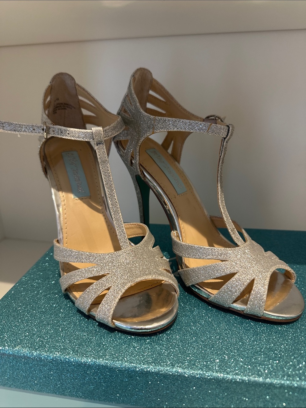 Betsey Johnson Glitter T-Strap High Heel Sandals - Silver - size 6 - worn once